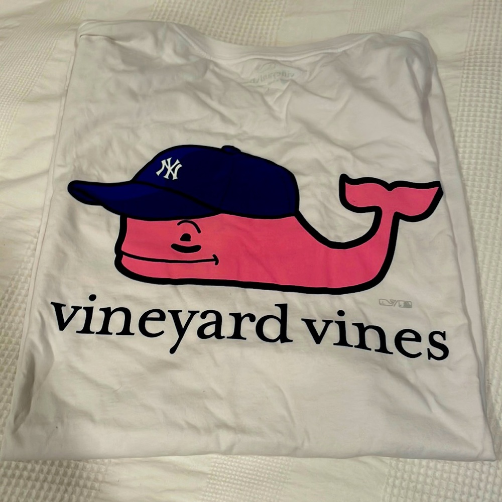 Vineyard vines Yankees shirt